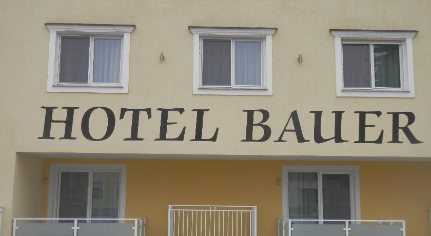 Отель Hotel Bauer