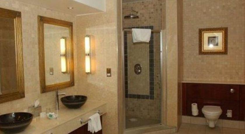 Отель Wild Pheasant Hotel & Spa