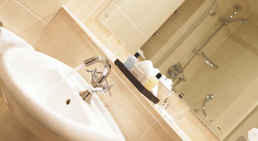 Отель Macdonald Portal Hotel, Golf & Spa
