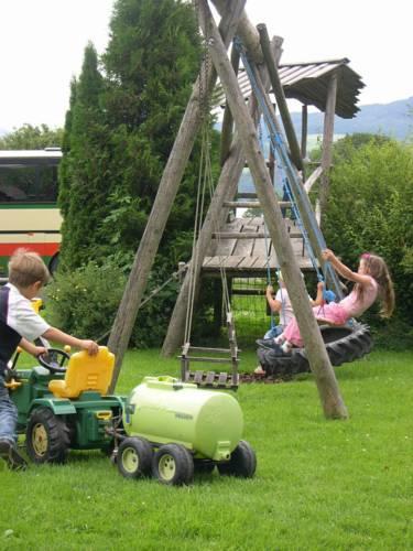 Отель Baby- und Kinderhof Aicherbauer