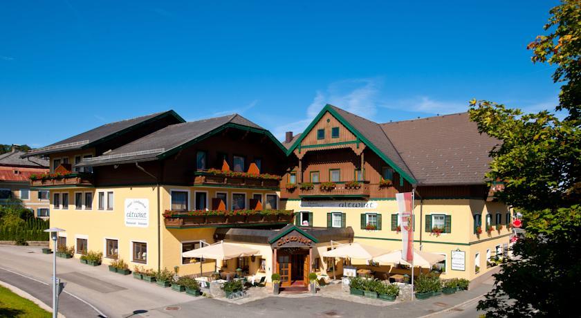Отель Hotel Landgasthof Altwirt
