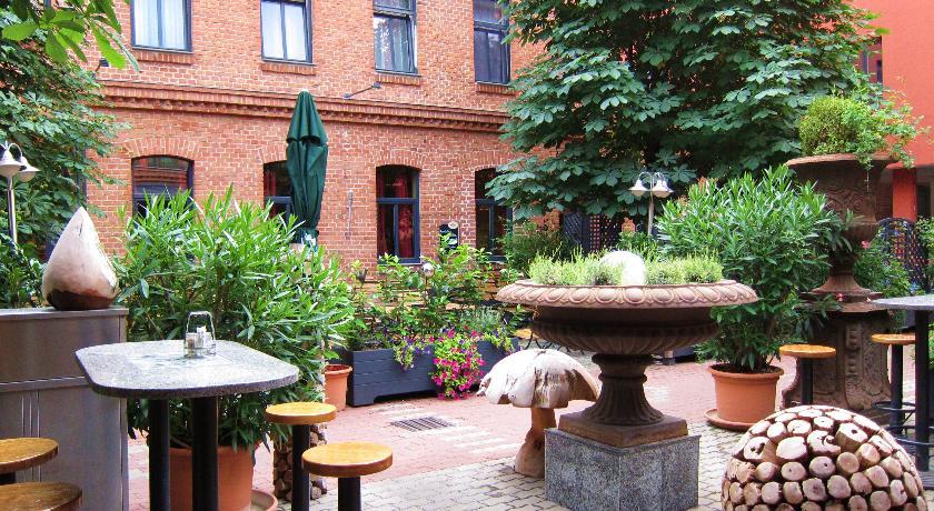 Отель Hotel Fabrik