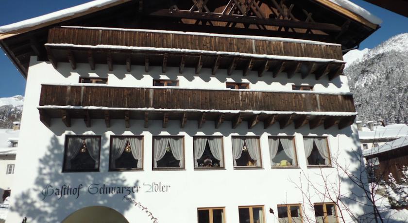 Отель Hotel Schwarzer Adler