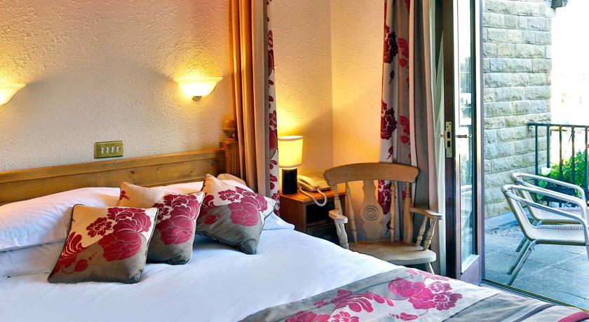 Отель The Old Bridge Hotel