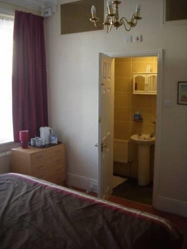 Отель Parkside Guest House