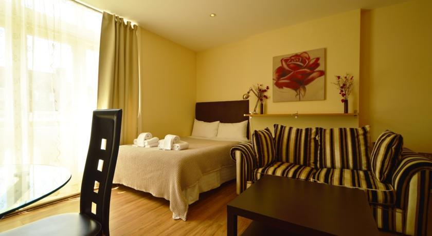 Апартаменты Fairfield Apartments