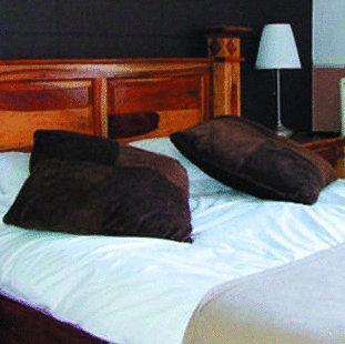 Отель Schooner Hotel