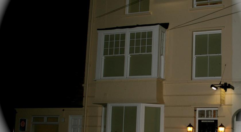 Отель Alexandra House