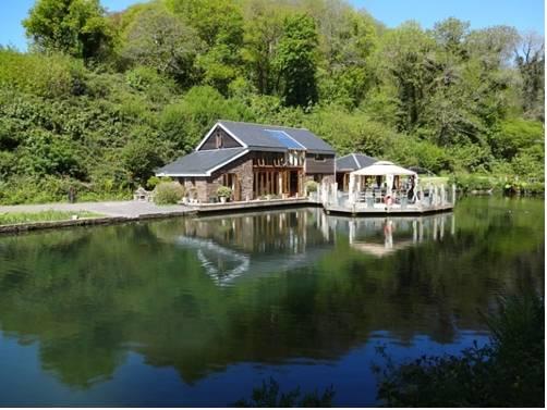 Мини-отель Lodge on the Lake