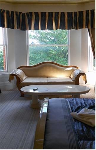 Green Park Hotel