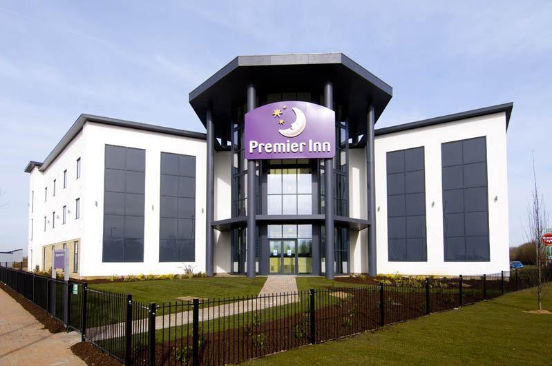 Отель Premier Inn Bicester