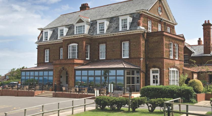 Отель Best Western Le Strange Arms Hotel