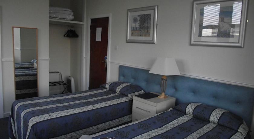 Отель Bentley Hotel