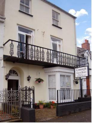 Гостевой дом Connaught Guest House