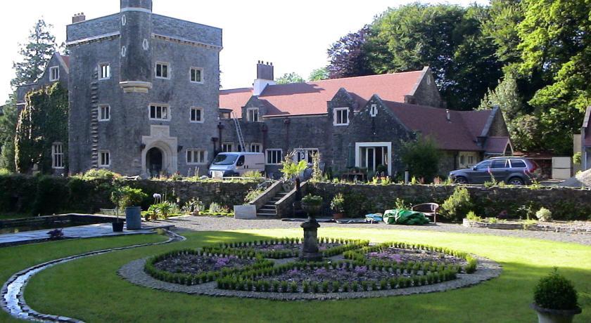 Мини-отель Maesycrugiau Manor