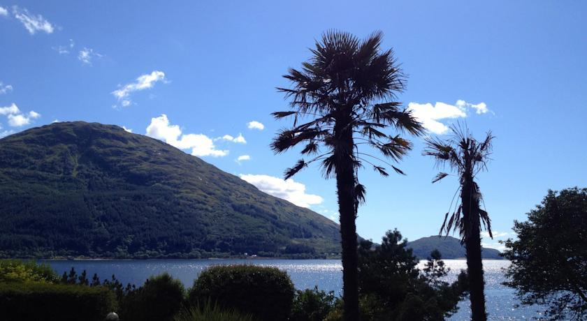 Отель The Lodge On The Loch