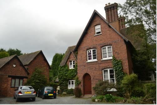 Отель The Old Vicarage Country House