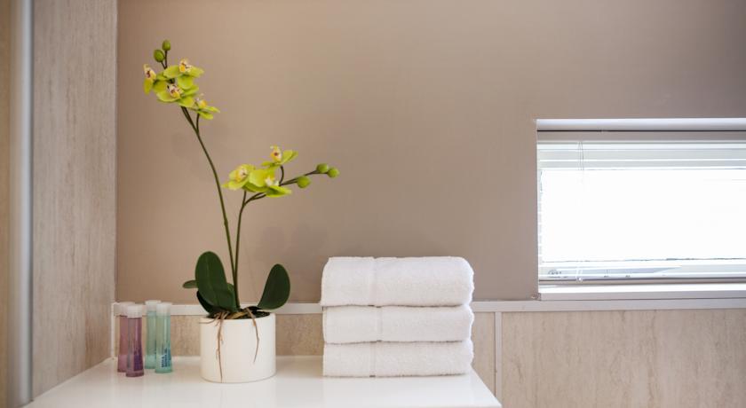 Отель Breckland Lodge