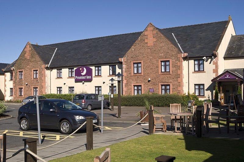 Отель Premier Inn Dumfries