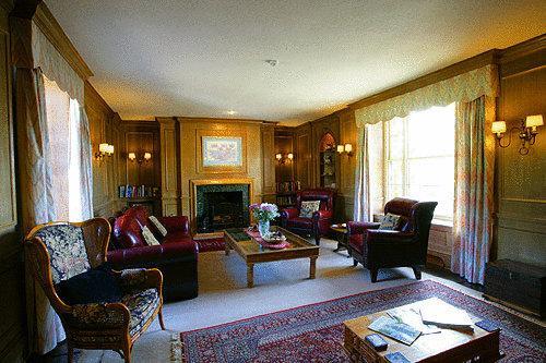 Отель The Three Cocks Coaching Inn