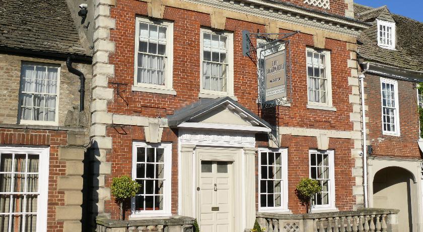 Гостевой дом The Highworth Hotel