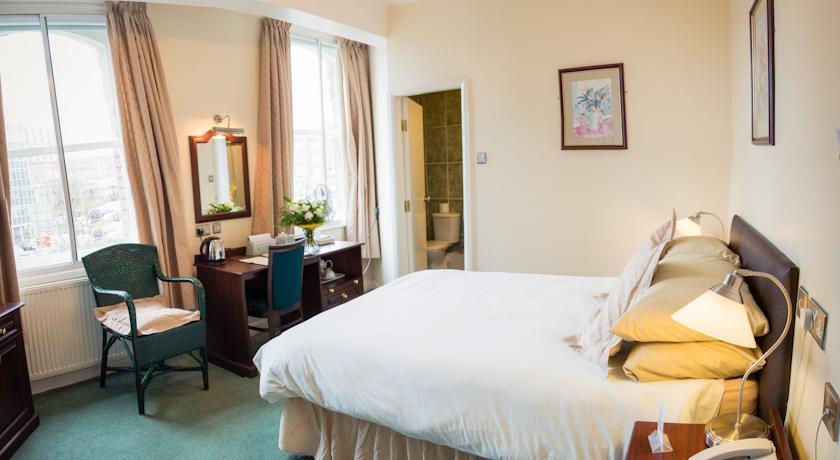 Отель Huddersfield Central Lodge Hotel