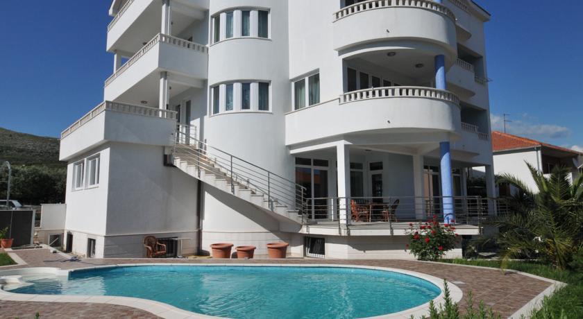 Апартаменты Apartments Villa Lida