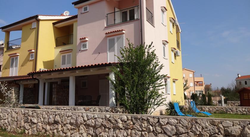 Апартаменты Guki Apartments
