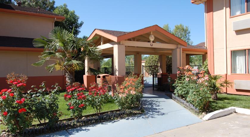 Отель Best Western Plus Antelope Inn