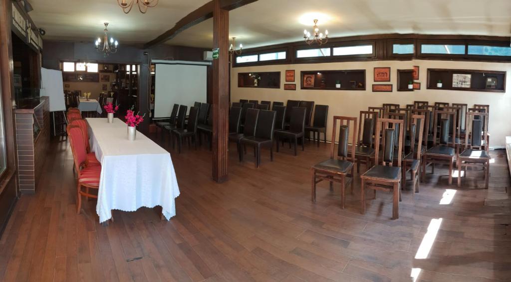 Отель Hotel Class