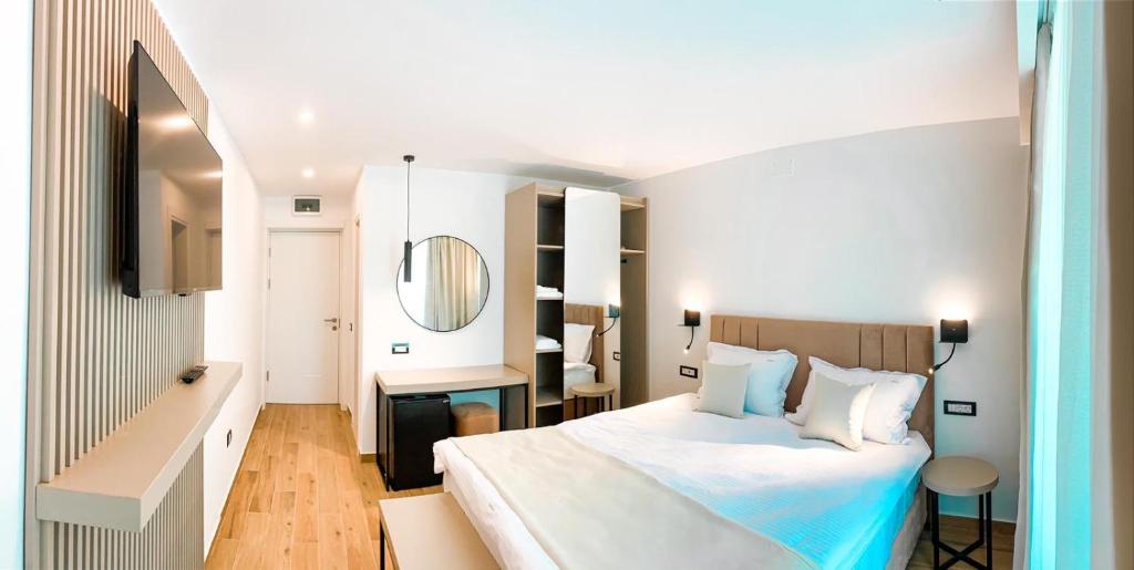 Отель Hotel Corina