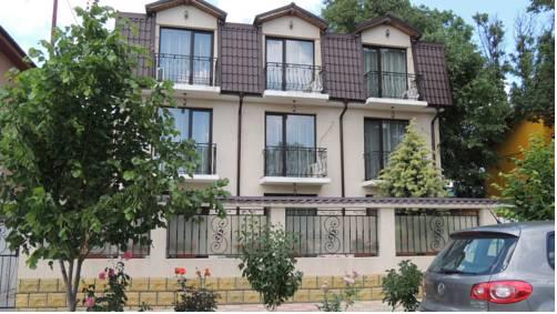 Отель Vila Mon Caprice