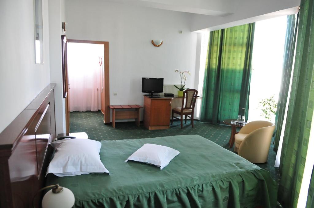 Отель Hotel Emma Est