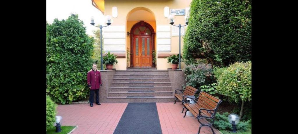 Отель Hotel Golden House