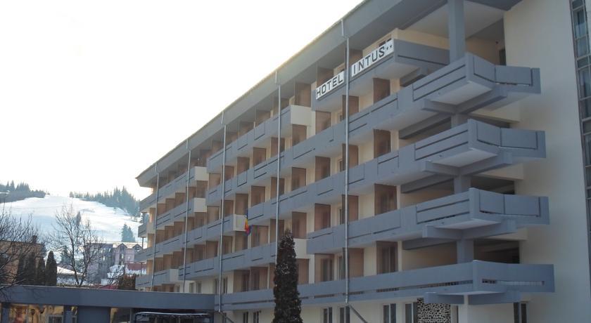 Отель Hotel Intus