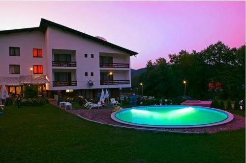Отель Kuker Hotel