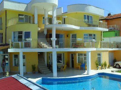 Eli Guest House