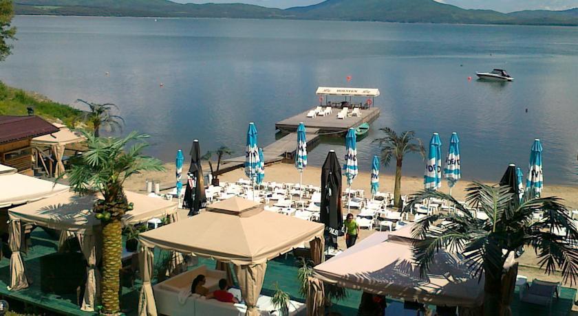 Отель Kamelot Hotel