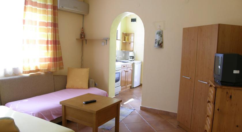 Апартаменты Sinemorets Apartment