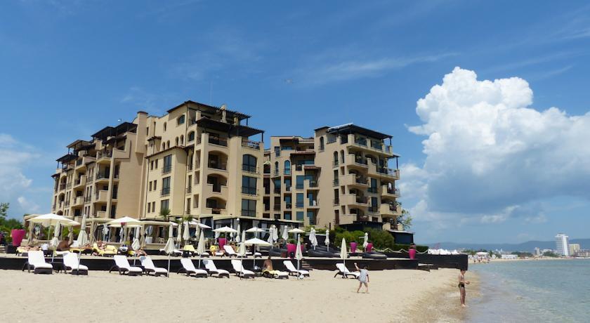 Апартаменты Oasis Beach Studios
