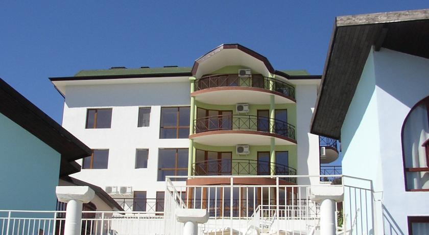 Апартаменты Balchik English House