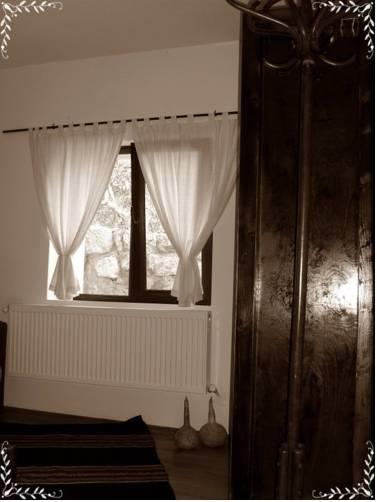Отель Krastiovata Kashta Guest House