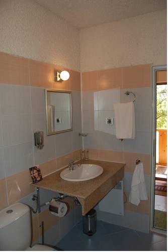 Отель Sinia Vir Eco Residence