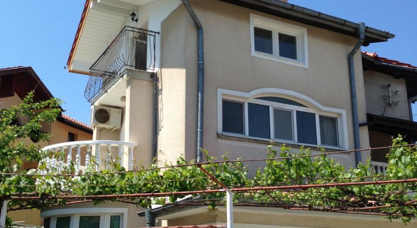 Гостевой дом Villa Yana Guest Rooms