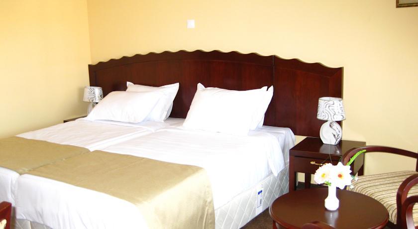 Отель Vineyards Hotel