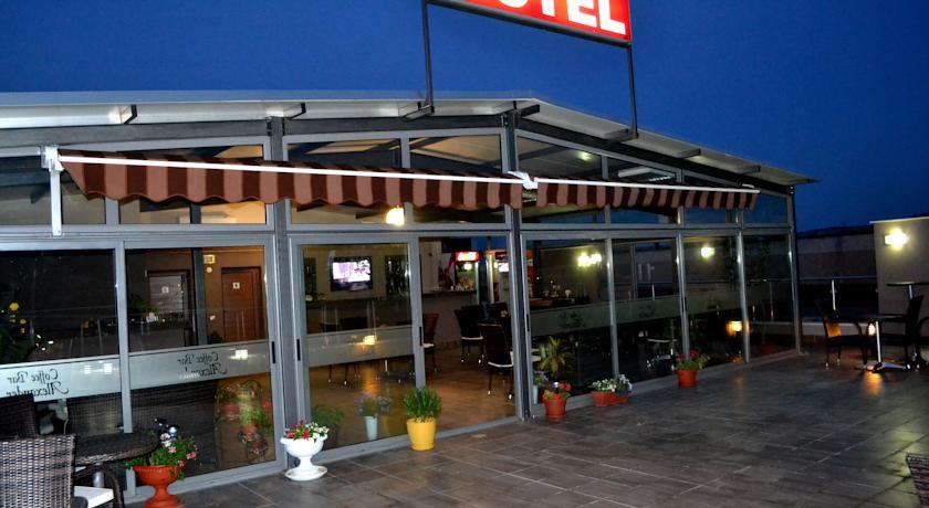 Отель Alexander Hotel