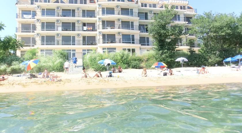 Апартаменты Akra Apartments