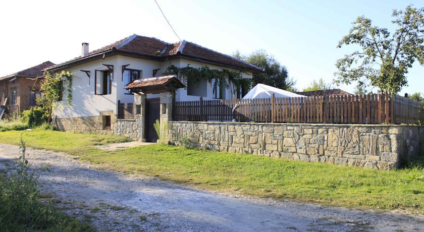 Апартаменты House for Friends Guest House