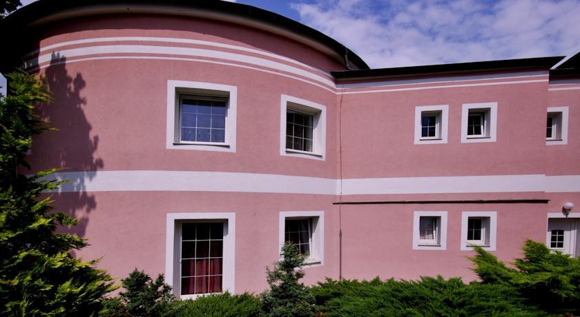 Апартаменты Pension Rotunda