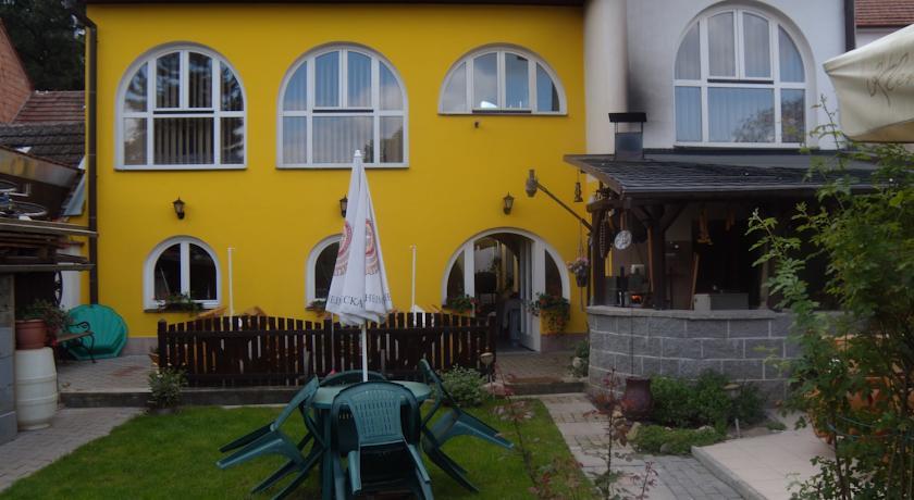 Отель Penzion U Urbanů